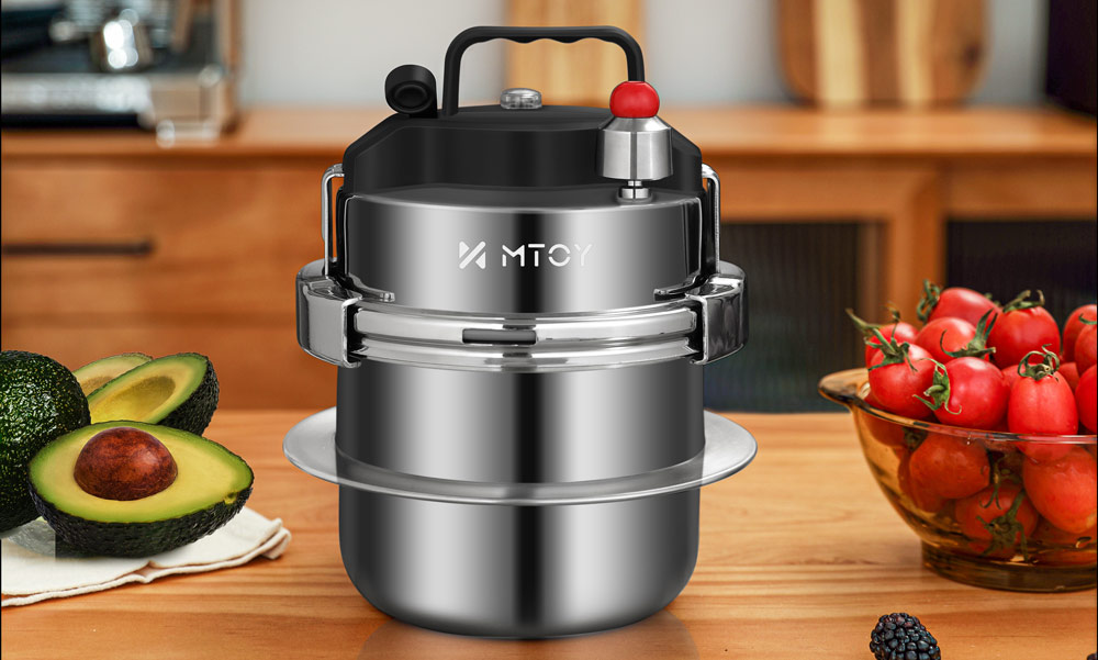 View the Mini pressure cooker photography project by Jonemoo Studio, with product-focused images created for e-commerce listings, brand websites, and campaign materials.